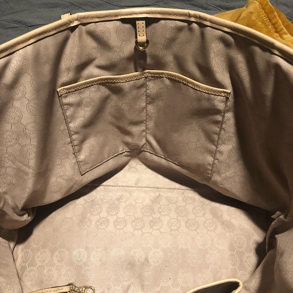 XL Studded MK carryall tote - Picture 5 of 6